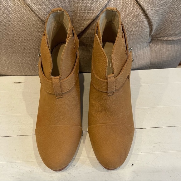 Rag & BONE Ankle Booties Boots Size 6.5 Beige HARROW Leather Belted. - Picture 2 of 12